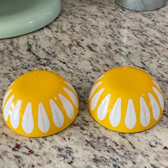 Two Cathrineholm 4 Inch Yellow and White Lotus Enamel Bowls - Picture 6 of 9